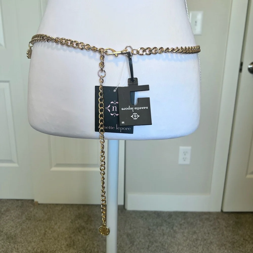 Nanette Lepore Gold tone Black Cream  Flower Charm Chain Belt NWT